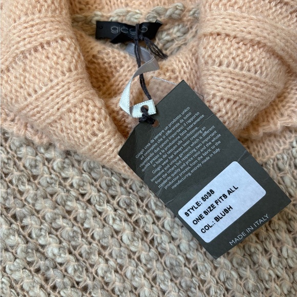 Giogio Italian turtle neck sweater poncho, wool, alpaca, mohair blend, one size - Picture 2 of 6